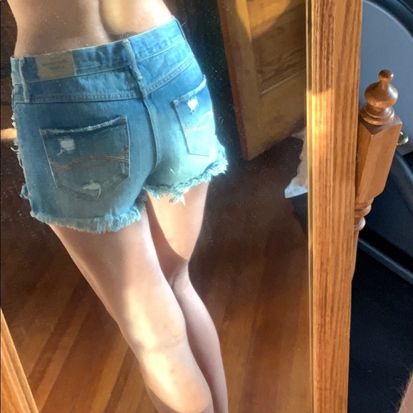 Abercrombie & Fitch Embellished Jean Shorts - Picture 3 of 4